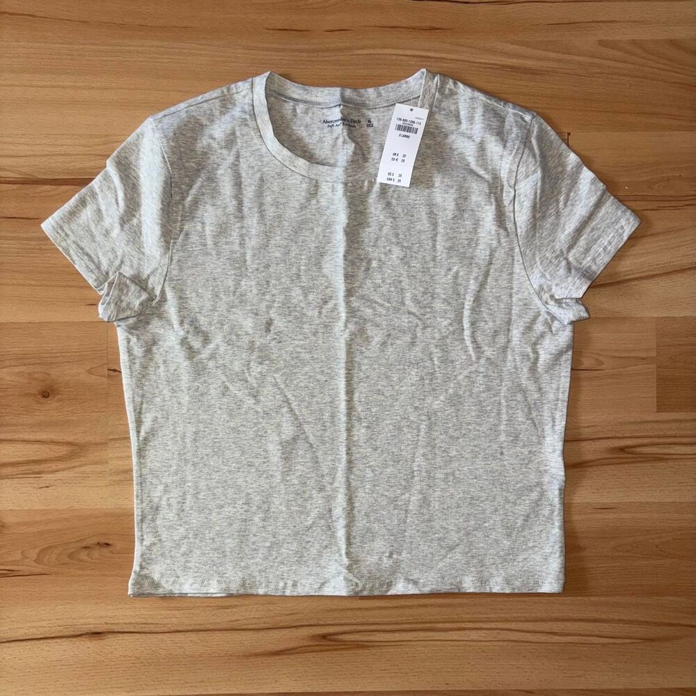 Abercrombie & Fitch NWT Gray Soft Essential Tee size XL